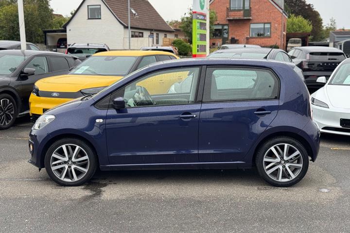 Blå VW UP! fra 2016