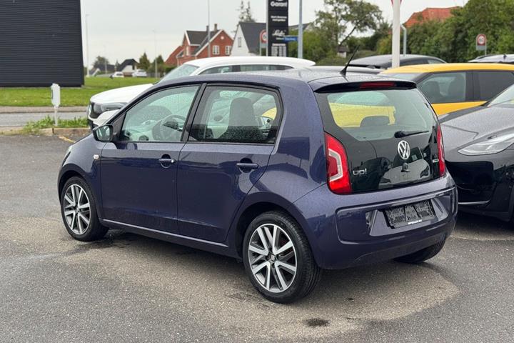 Blå VW UP! fra 2016