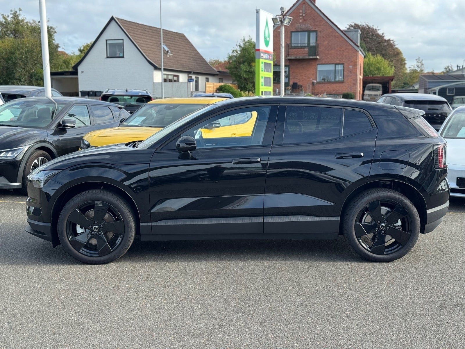 Sort Volvo EX30 fra 2026
