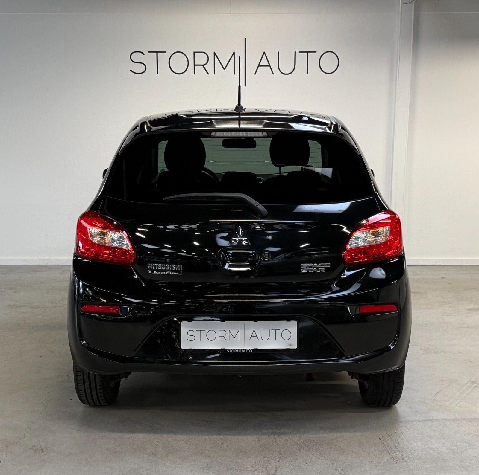 Sort Mitsubishi Space Star fra 2019