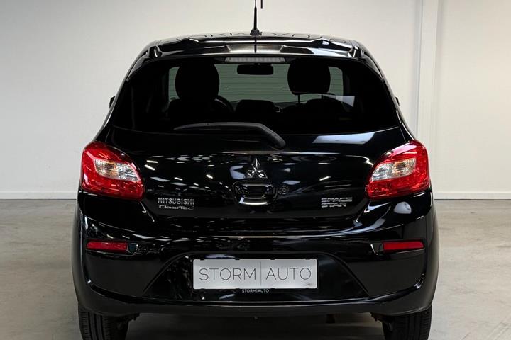 Sort Mitsubishi Space Star fra 2019