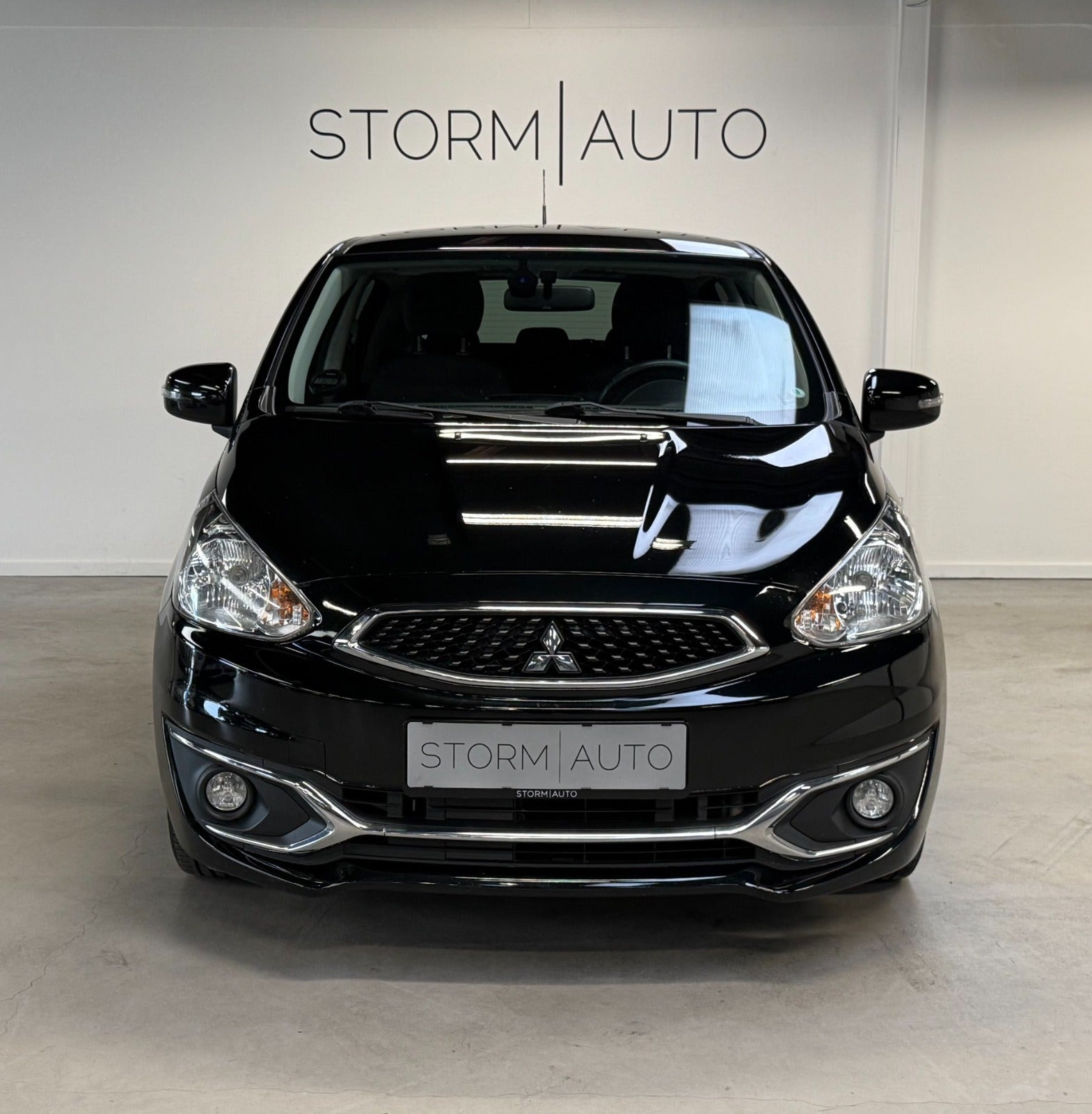 Sort Mitsubishi Space Star fra 2019