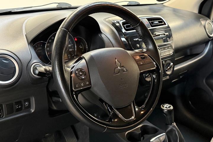 Sort Mitsubishi Space Star fra 2019