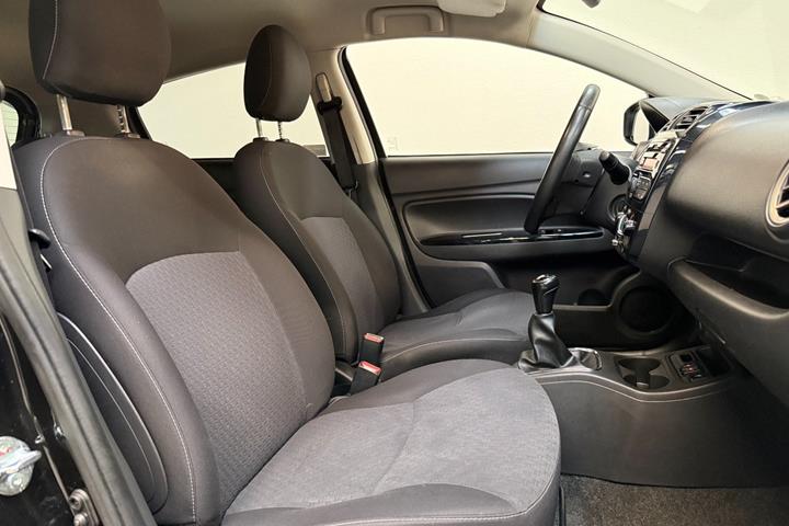 Sort Mitsubishi Space Star fra 2019