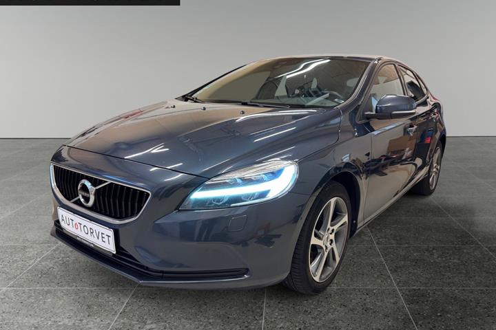 Blå Volvo V40 fra 2018