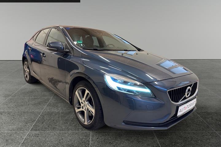 Blå Volvo V40 fra 2018