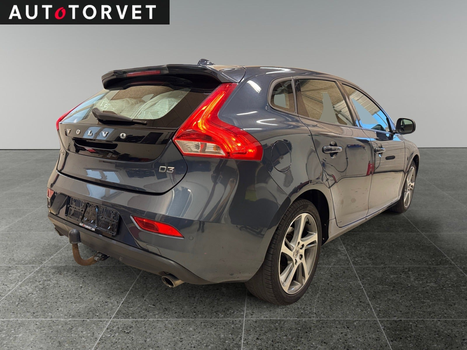 Blå Volvo V40 fra 2018