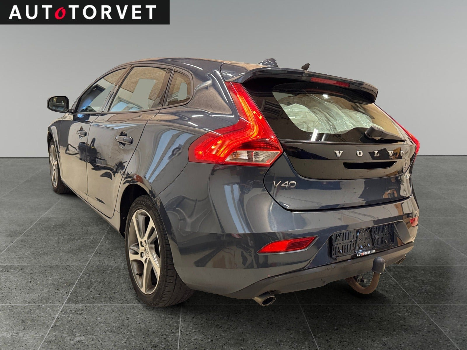 Blå Volvo V40 fra 2018