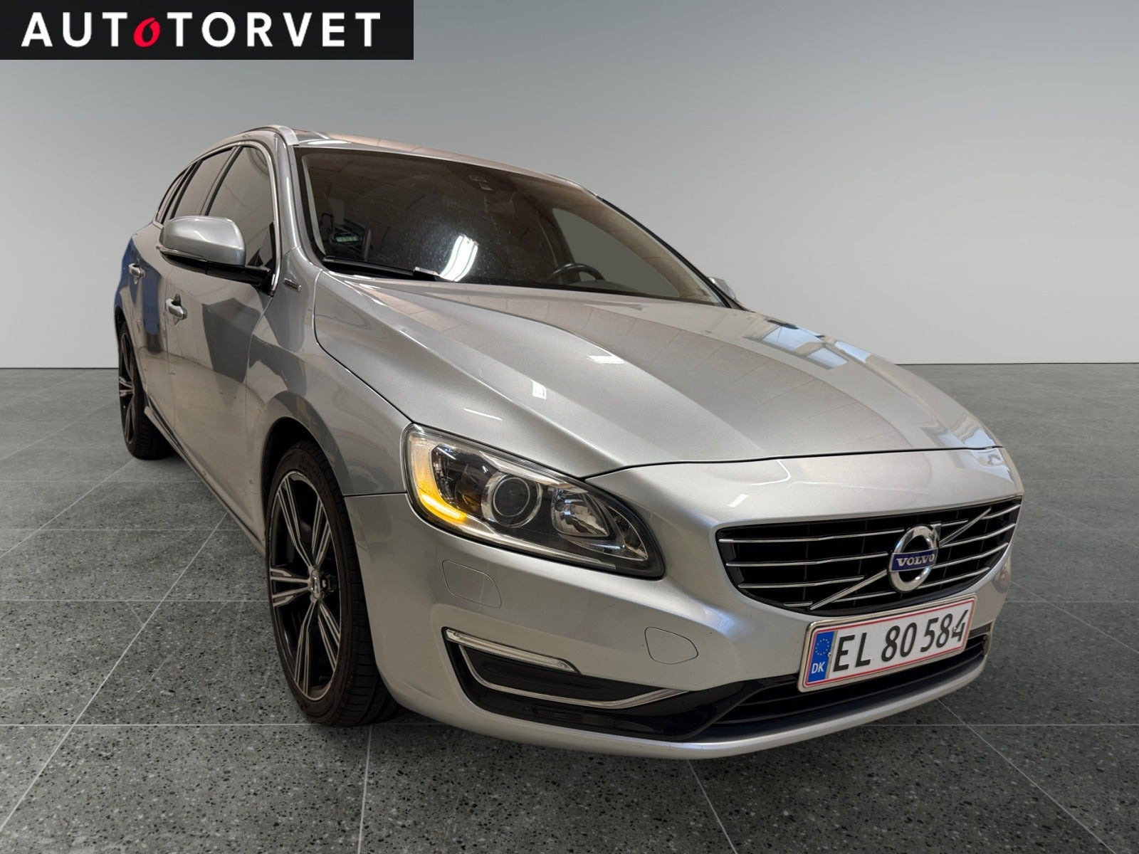 Sølv Volvo V60 fra 2014