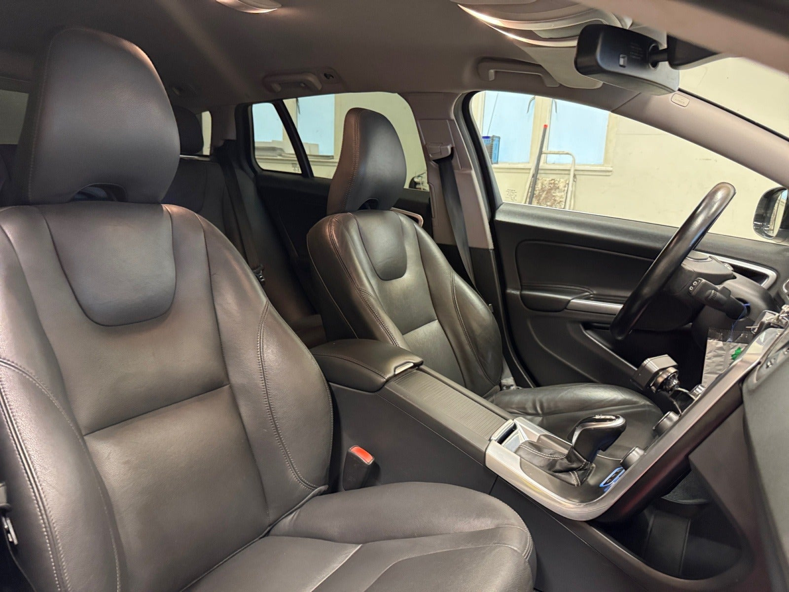 Sølv Volvo V60 fra 2014