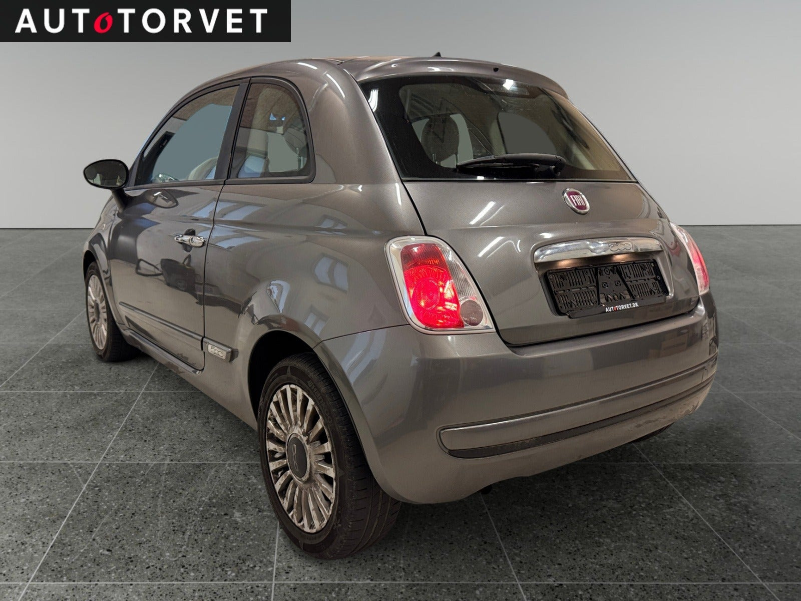Grå Fiat 500 fra 2014