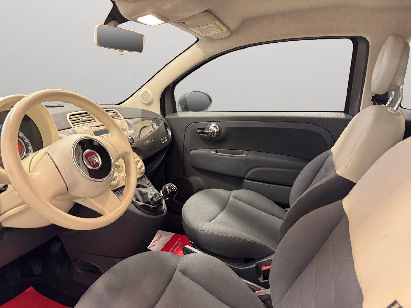 Grå Fiat 500 fra 2014
