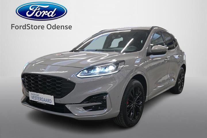 Grå Ford Kuga fra 2023 set udefra