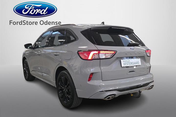 Grå Ford Kuga fra 2023