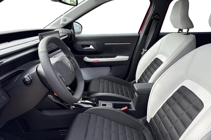 Rød Citroën e-C3 Aircross fra 2025