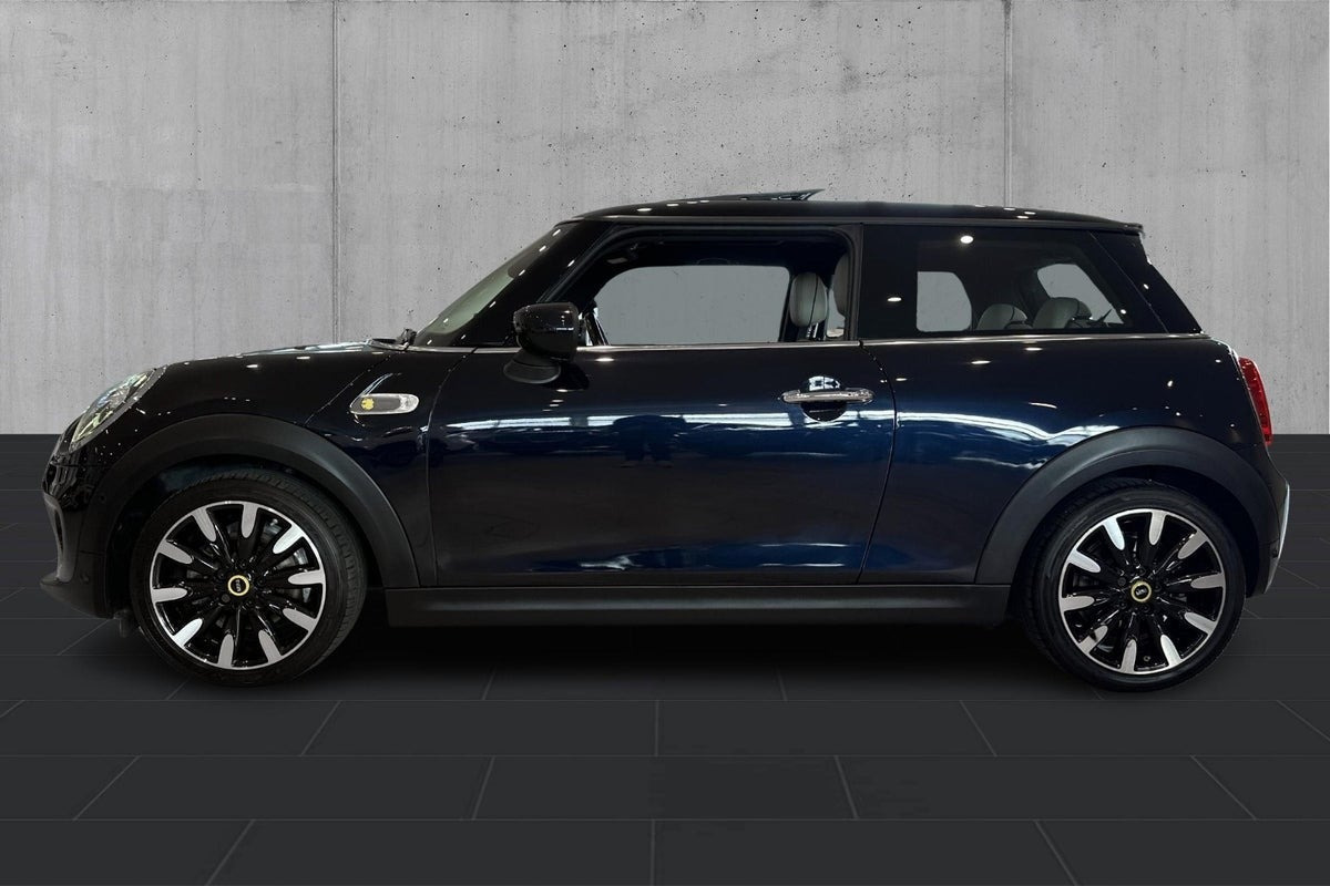 Blå Mini Cooper SE fra 2022