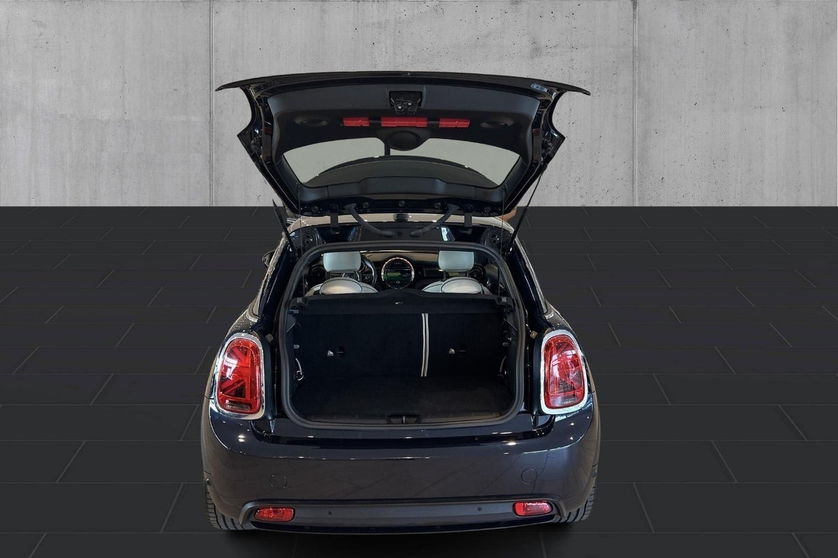Blå Mini Cooper SE fra 2022