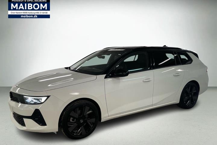 Hvid Opel Astra-e fra 2024