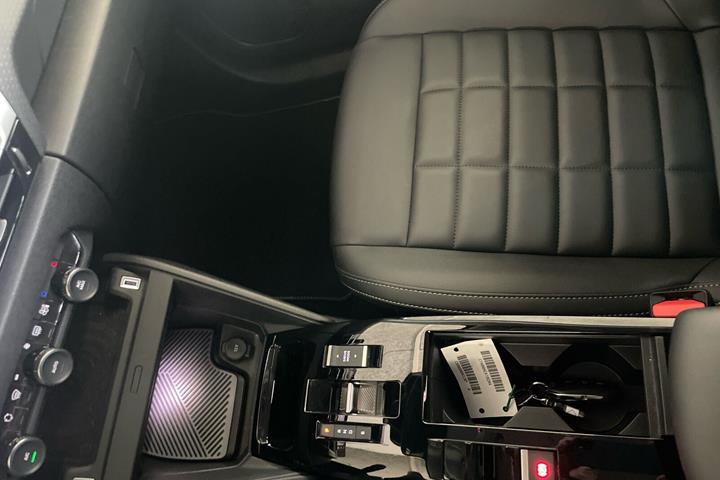 Blå Citroën ë-C4 X fra 2024