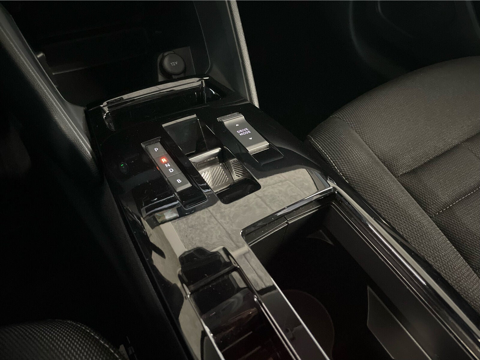 Blå Citroën ë-C4 X fra 2025