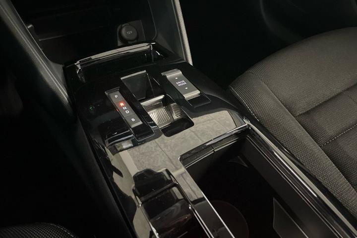 Blå Citroën ë-C4 X fra 2025