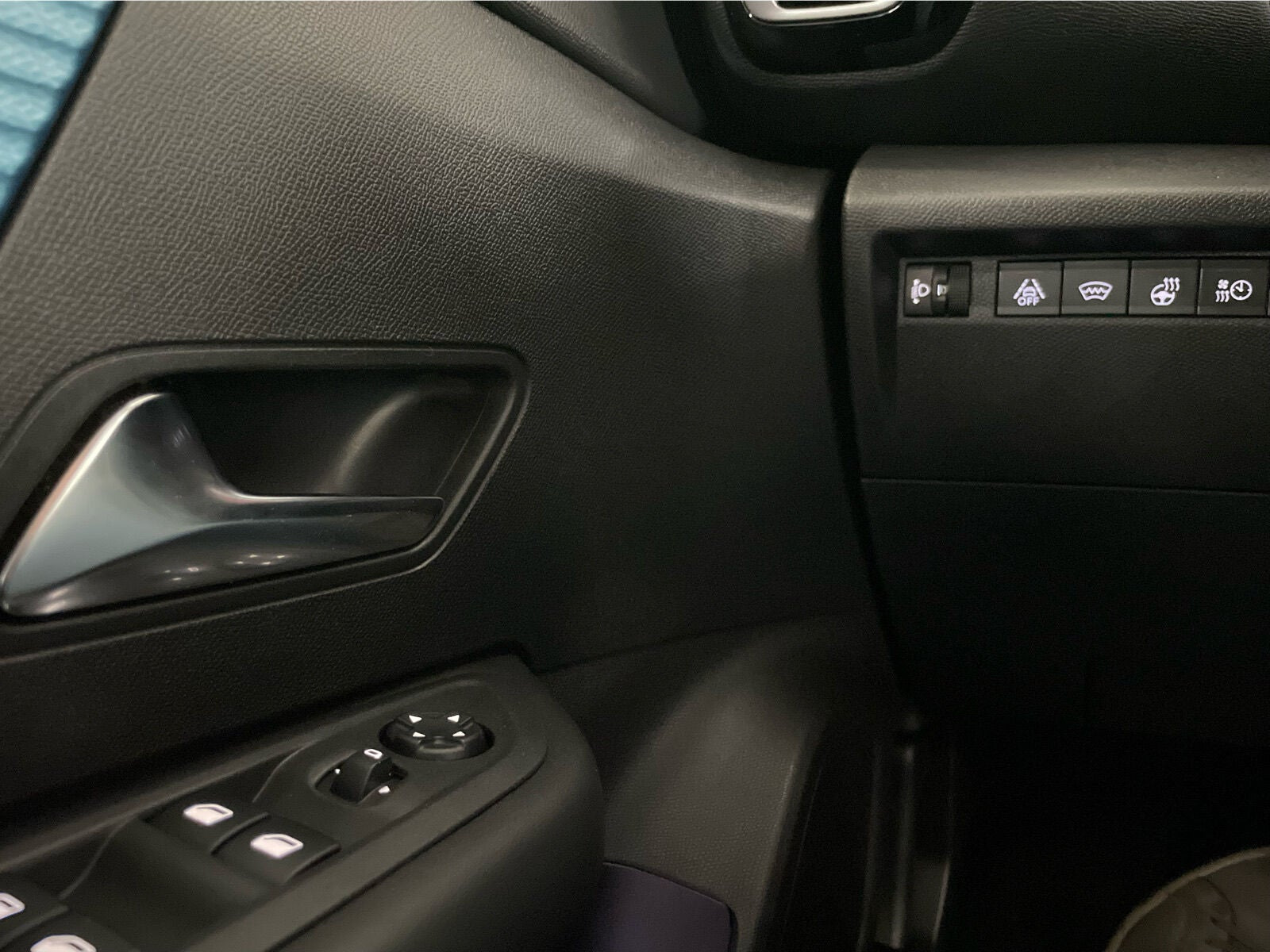 Blå Citroën ë-C4 fra 2022