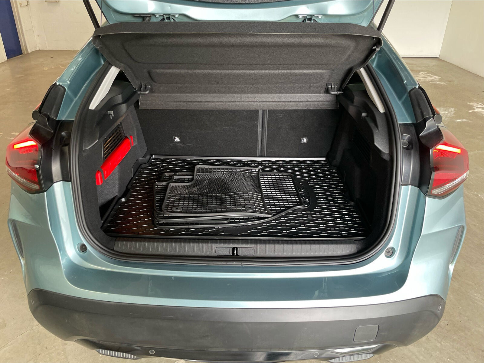 Blå Citroën ë-C4 fra 2022