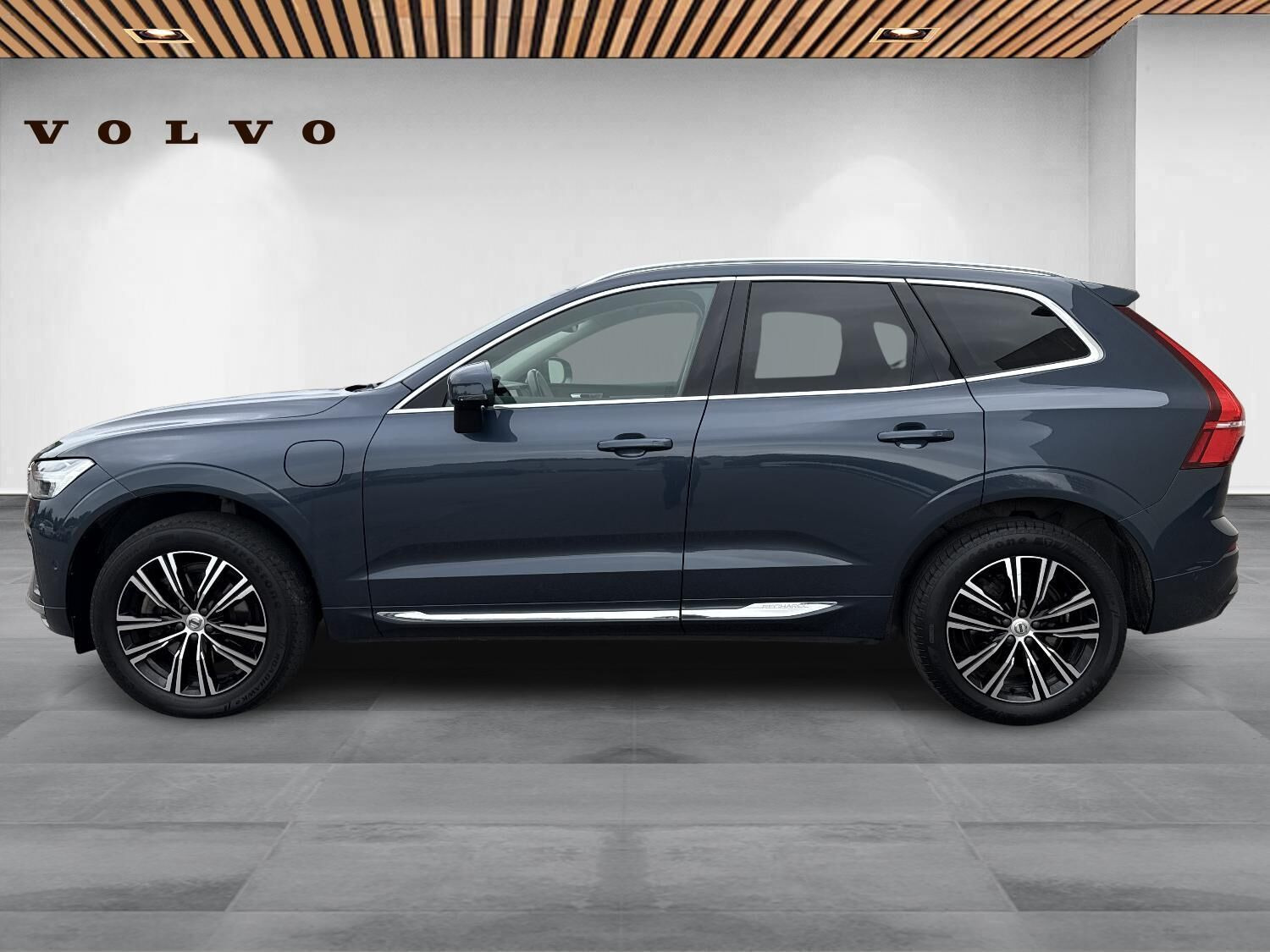Blå Volvo XC60 fra 2022