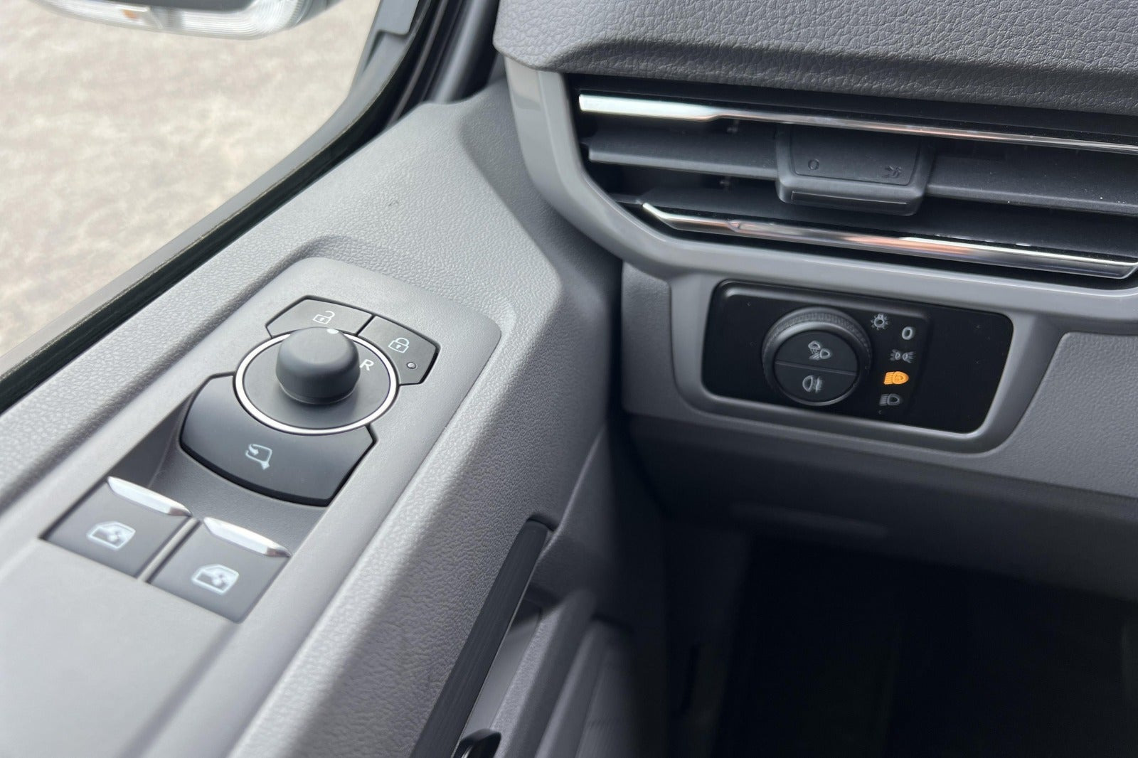 Hvid VW e-Transporter fra 2026