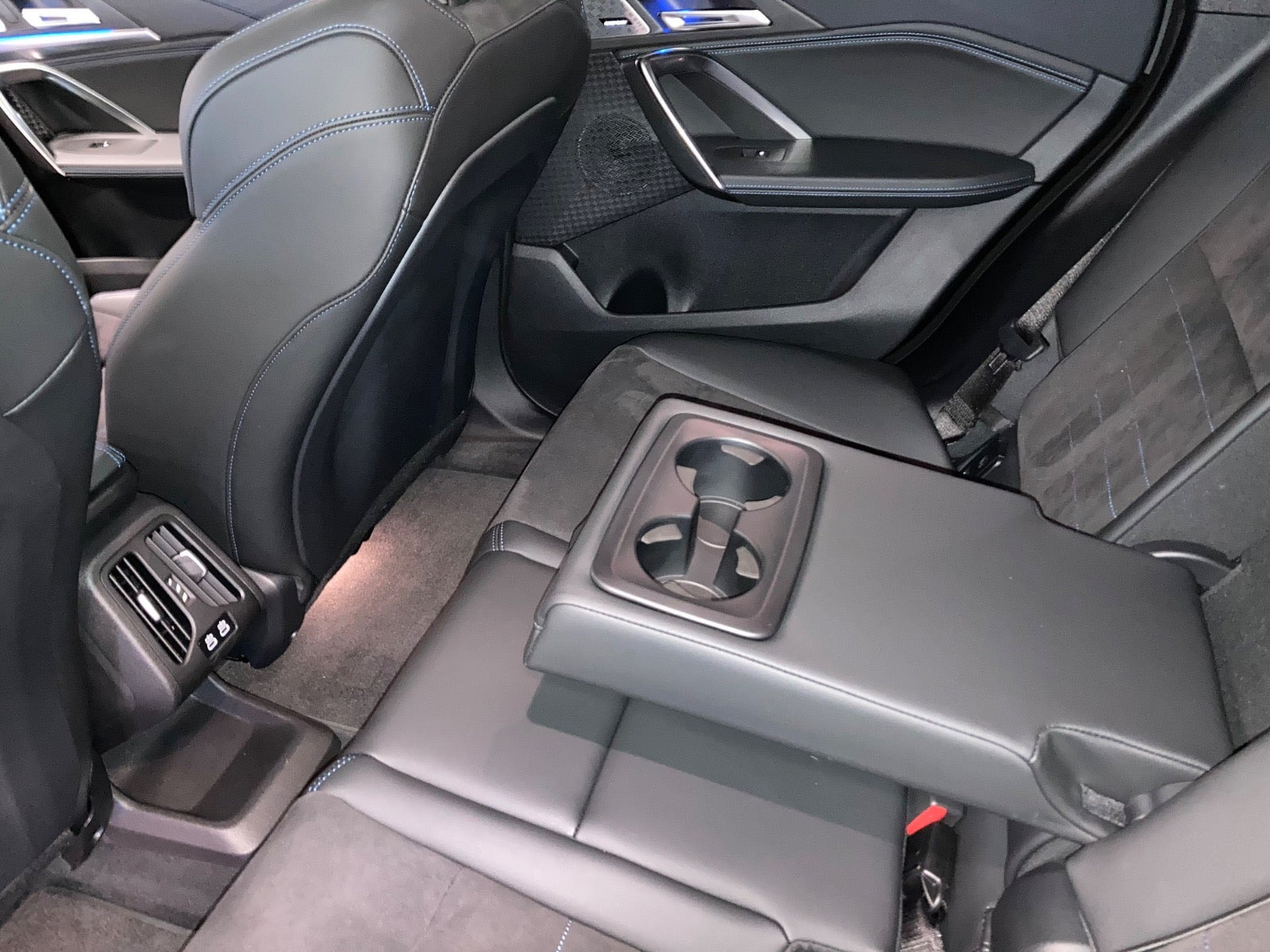 Sort BMW iX1 fra 2025