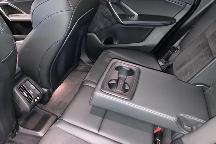 Sort BMW iX1 fra 2025