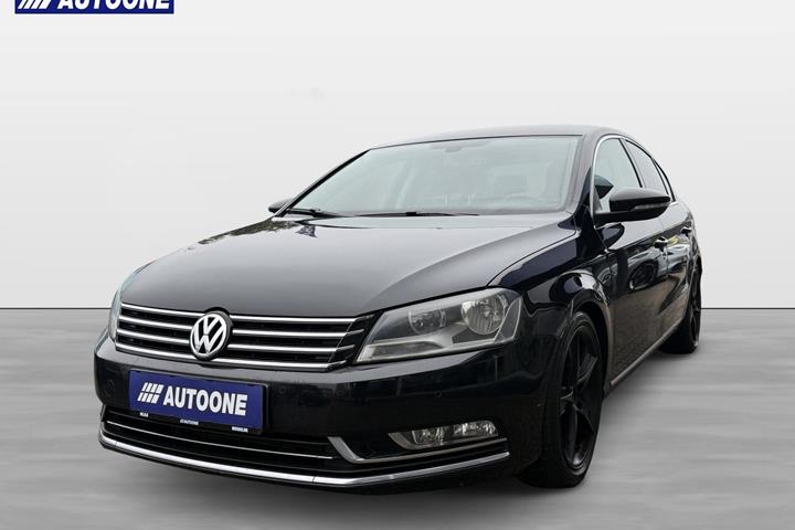 Sort VW Passat fra 2011