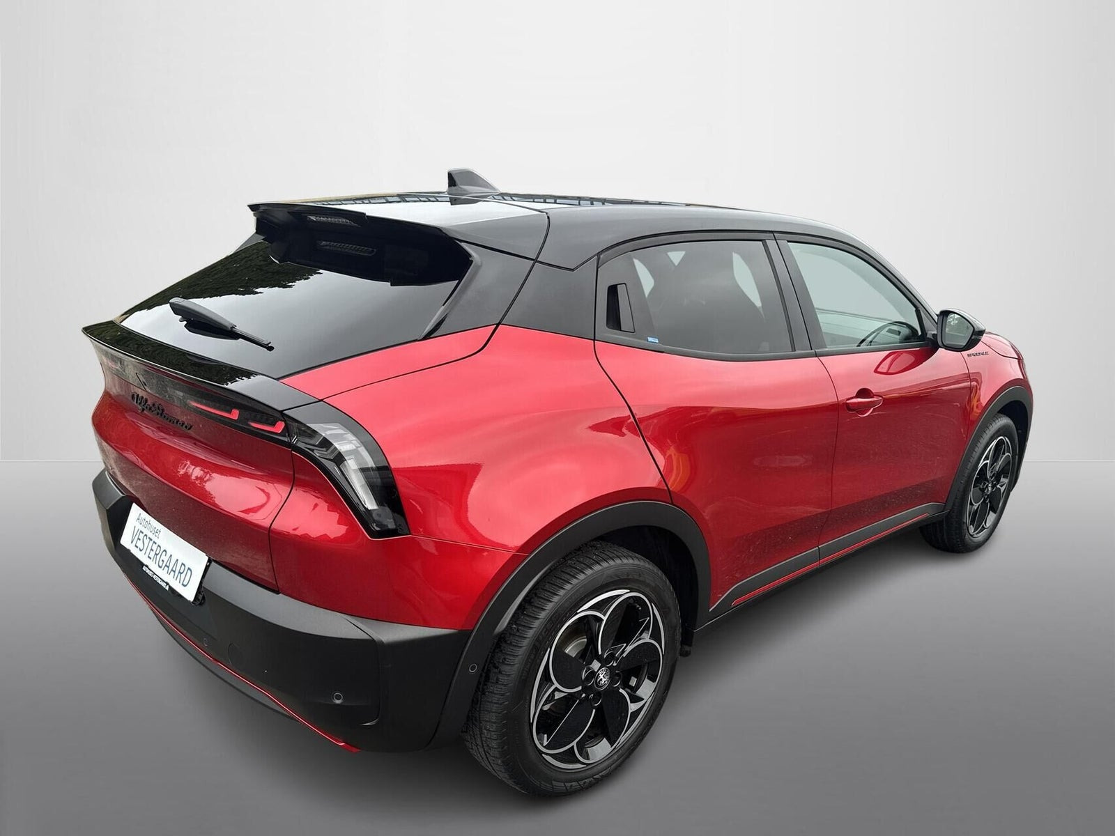 Rød Alfa Romeo Junior fra 2025
