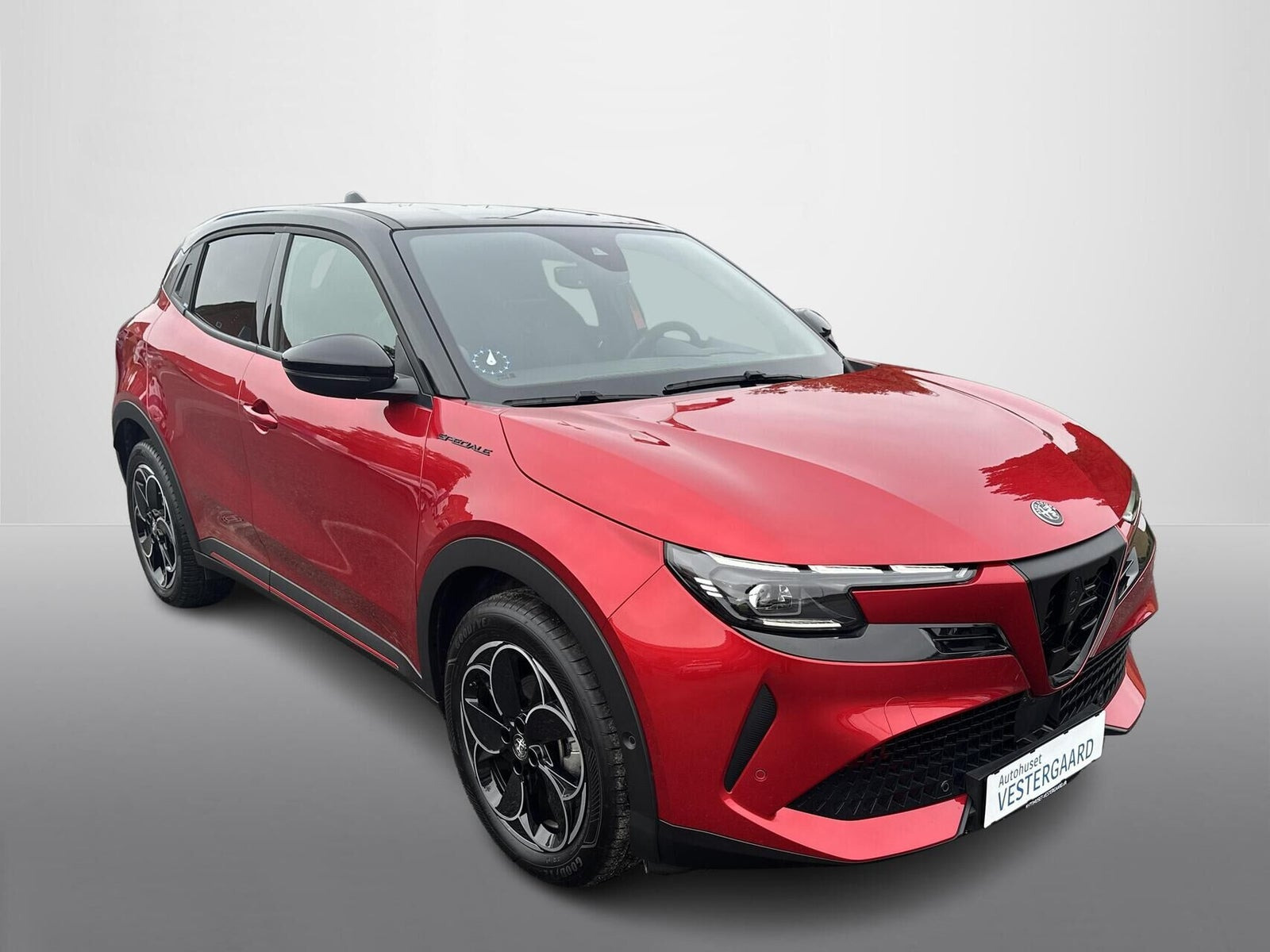 Rød Alfa Romeo Junior fra 2025