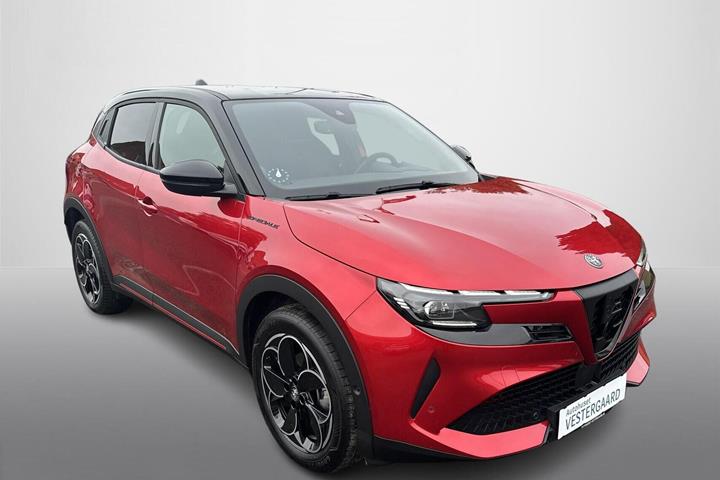 Rød Alfa Romeo Junior fra 2025