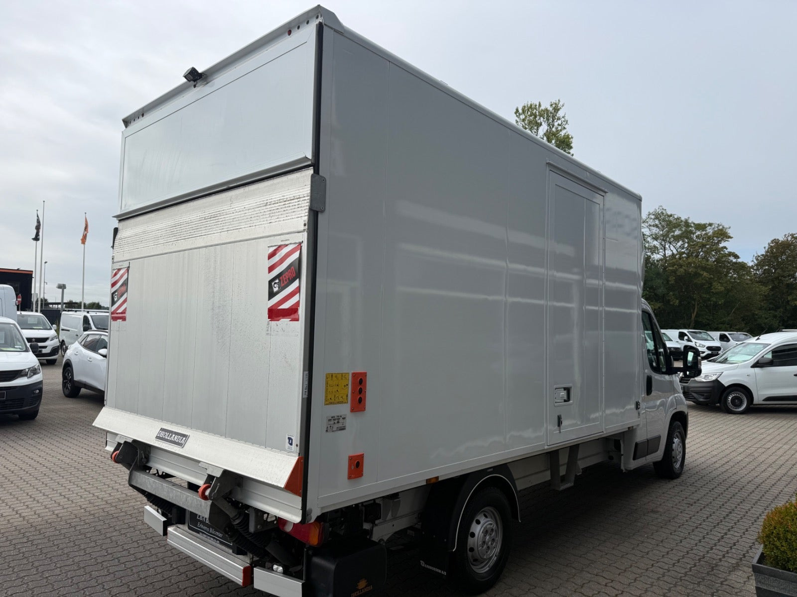 Hvid Peugeot Boxer 335 fra 2024