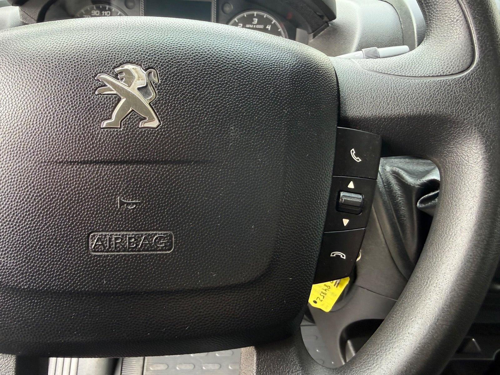 Hvid Peugeot Boxer 335 fra 2024
