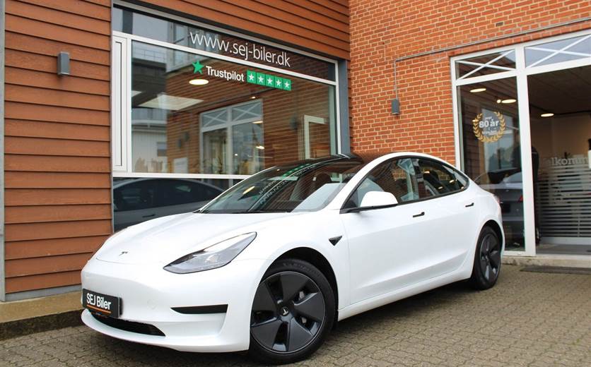 Tesla Model 3 RWD