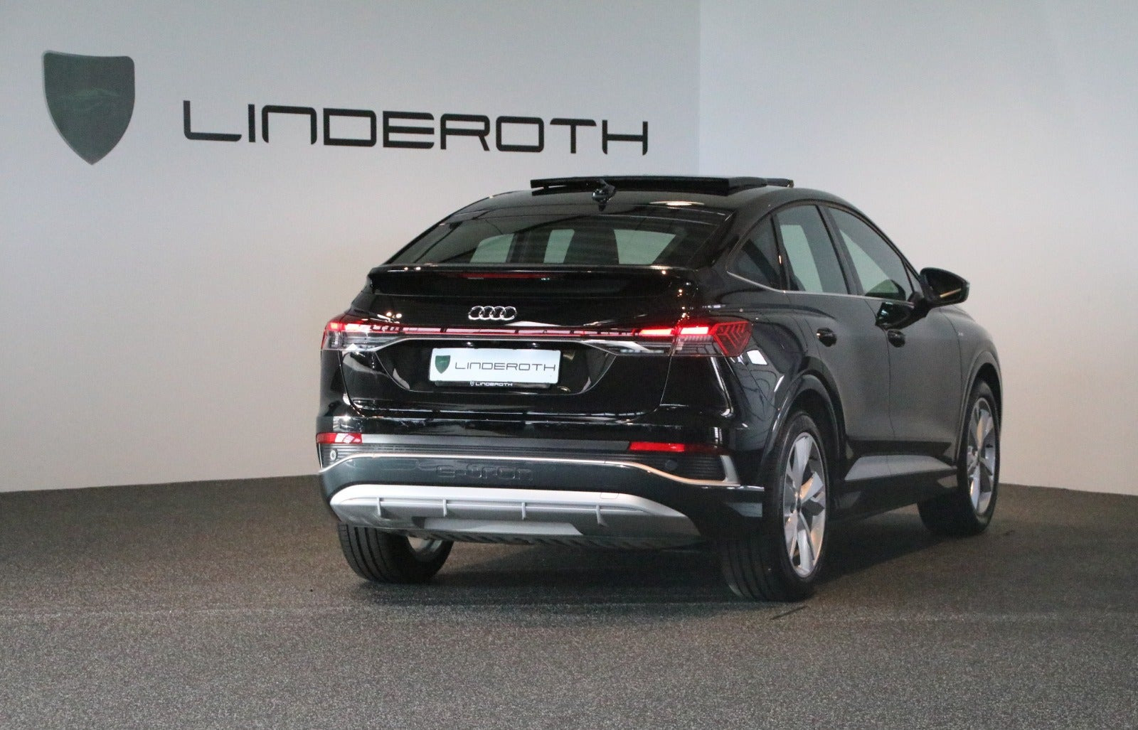 Sort Audi Q4 e-tron fra 2024