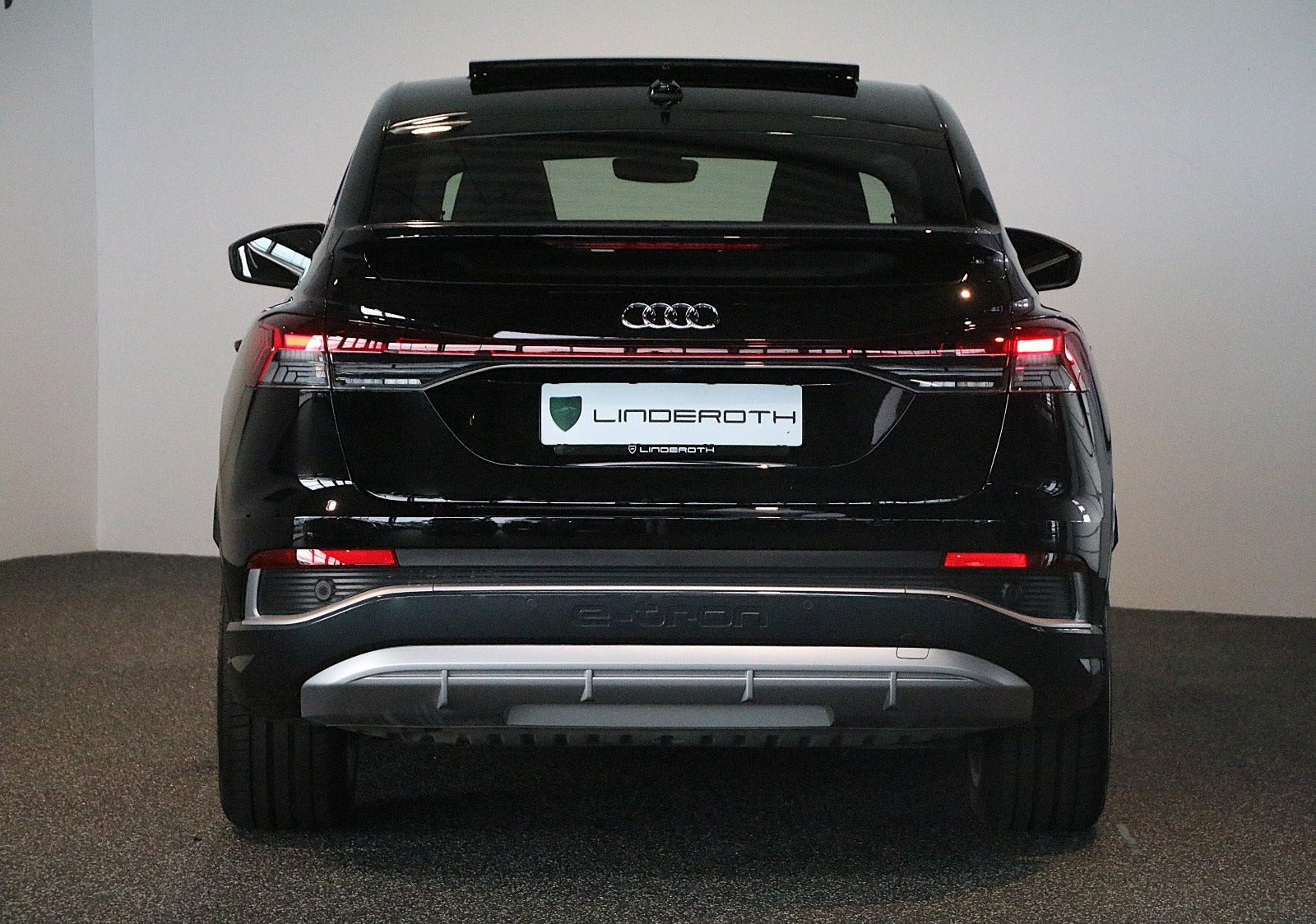 Sort Audi Q4 e-tron fra 2024