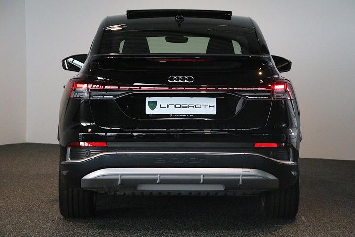 Sort Audi Q4 e-tron fra 2024