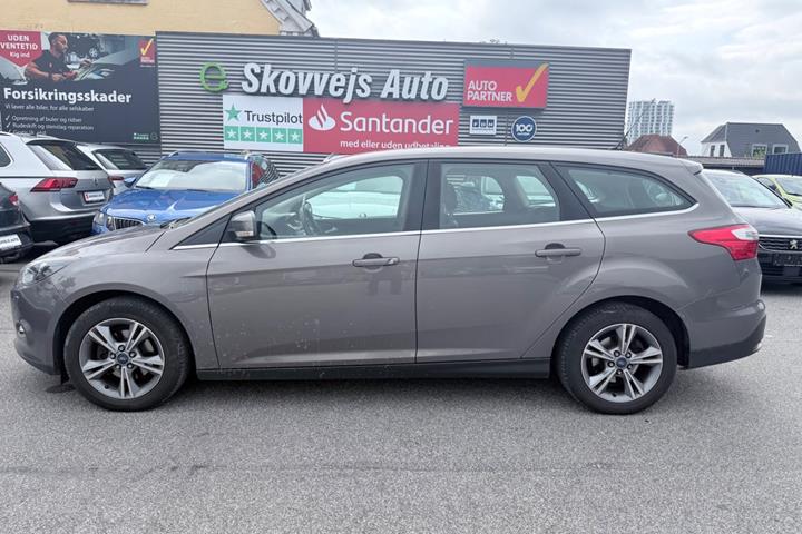 Grå Ford Focus fra 2013