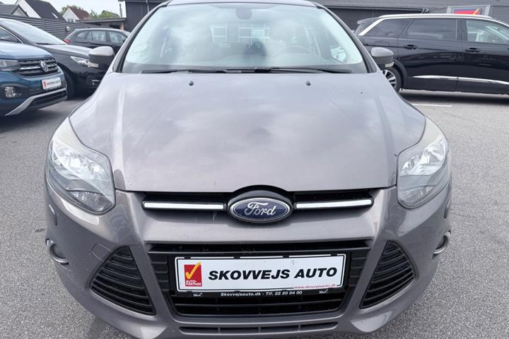 Grå Ford Focus fra 2013
