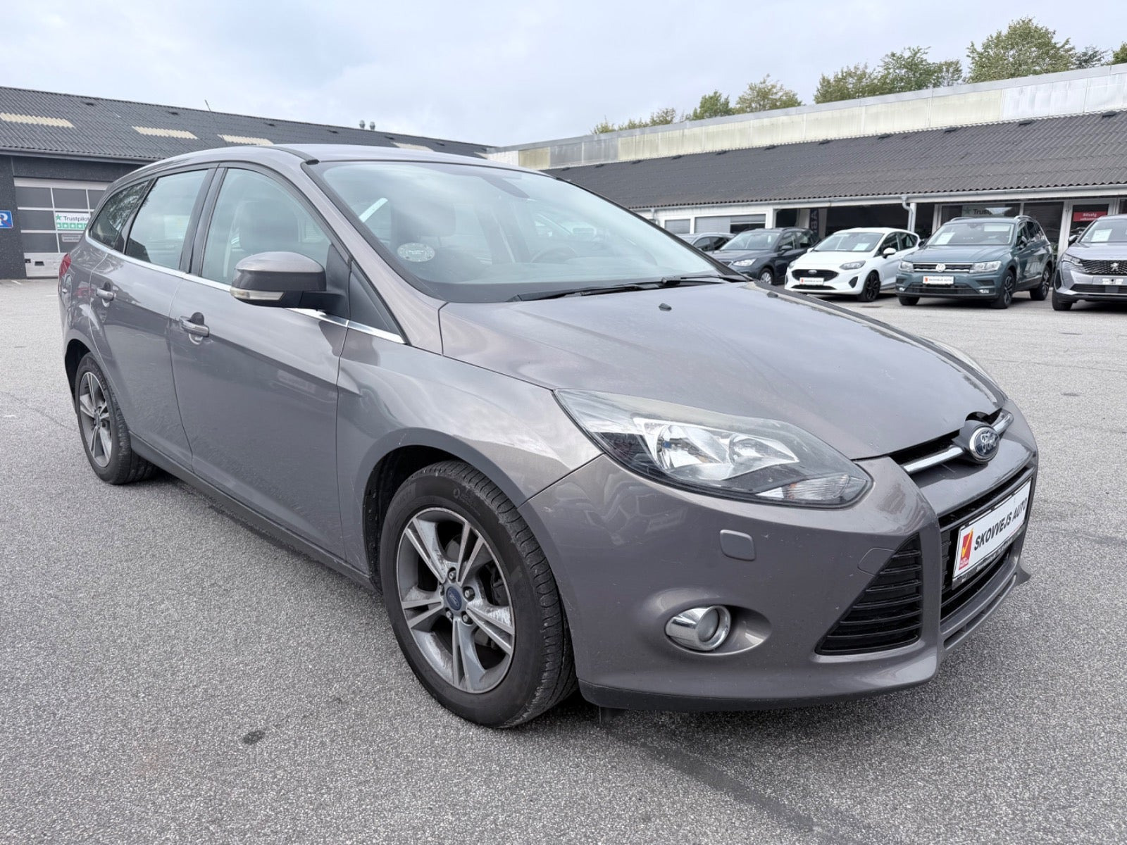 Grå Ford Focus fra 2013
