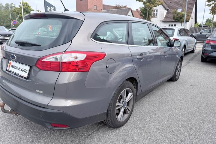 Grå Ford Focus fra 2013
