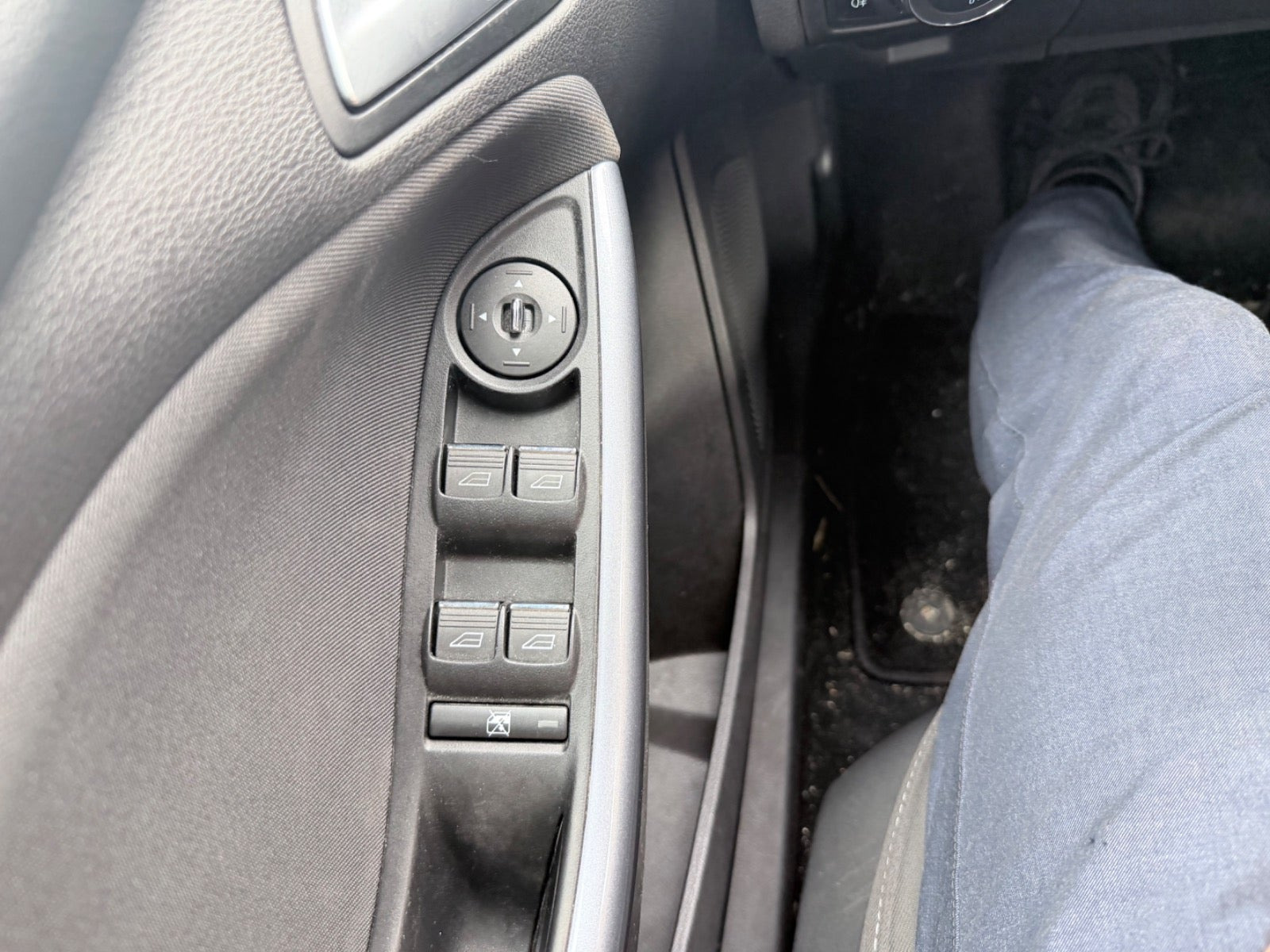 Grå Ford Focus fra 2013