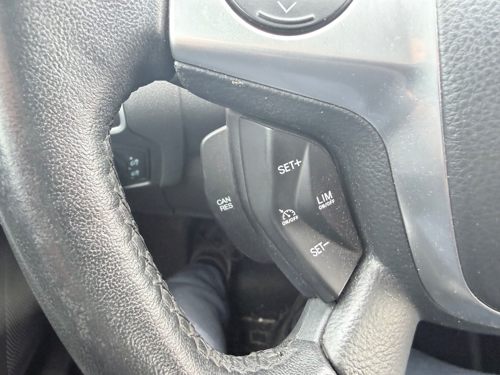 Grå Ford Focus fra 2013