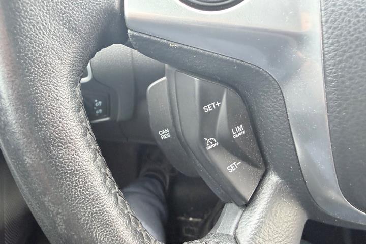 Grå Ford Focus fra 2013