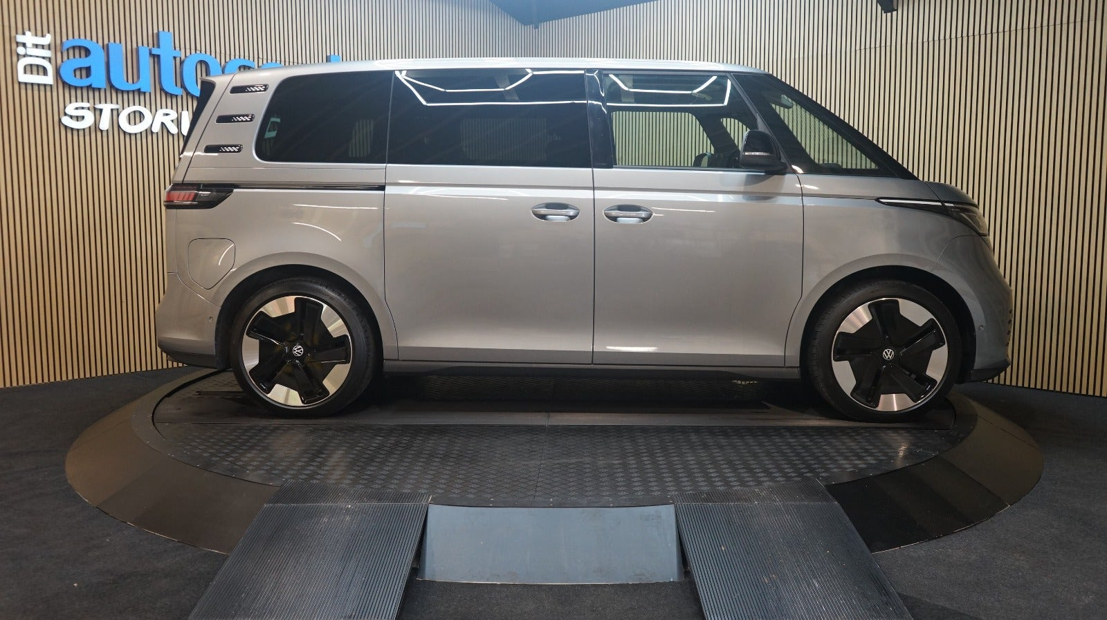 Sølv VW ID.Buzz fra 2024
