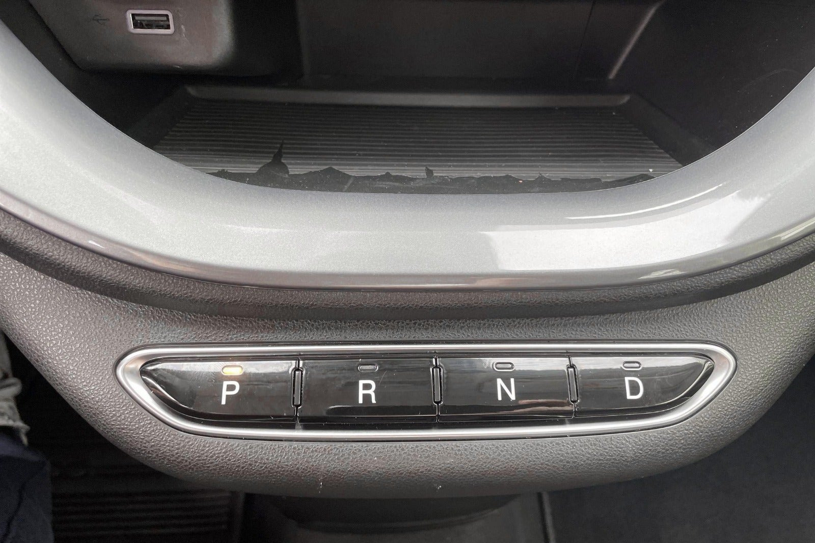 Hvid Fiat 500e fra 2023